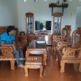 salon-go-do-linh-hon-phong-khach-viet-dang-cap-truyen-doi