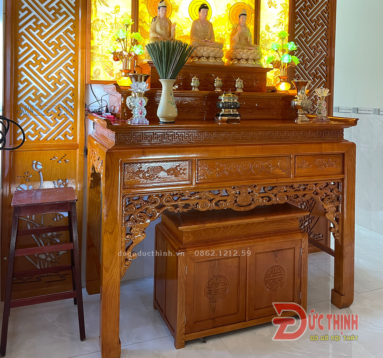 Án gian thờ gỗ sồi tam cấp