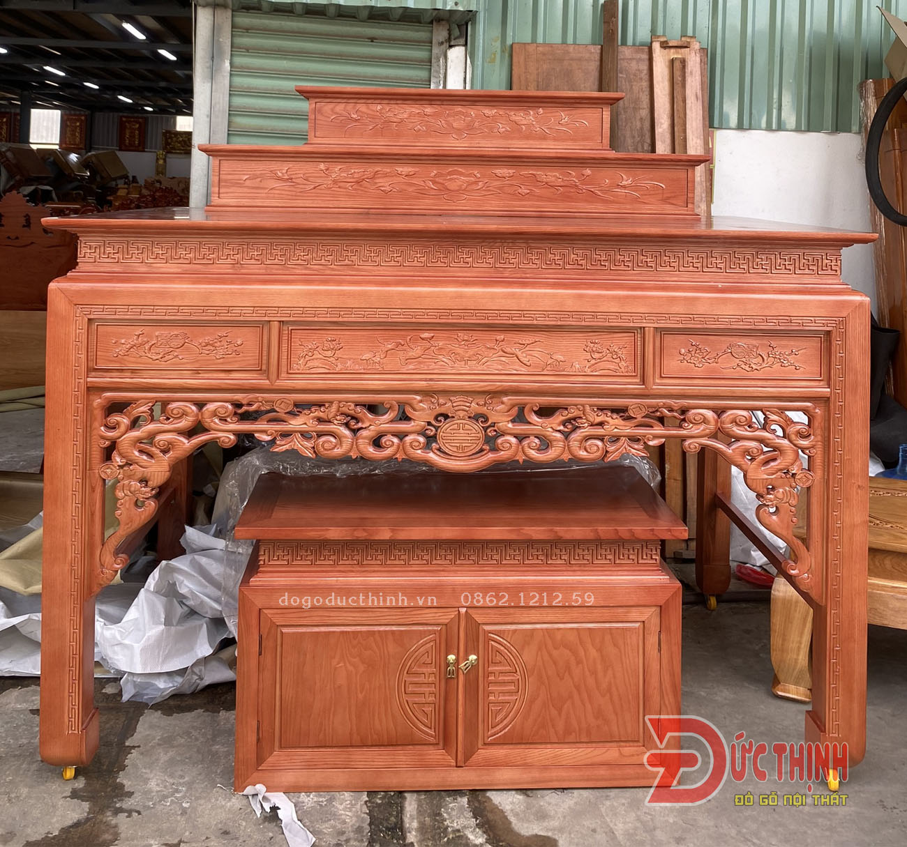 Án Gian Thờ 1M97 Tam Cấp - Gỗ Sồi Nga Tự Nhiên