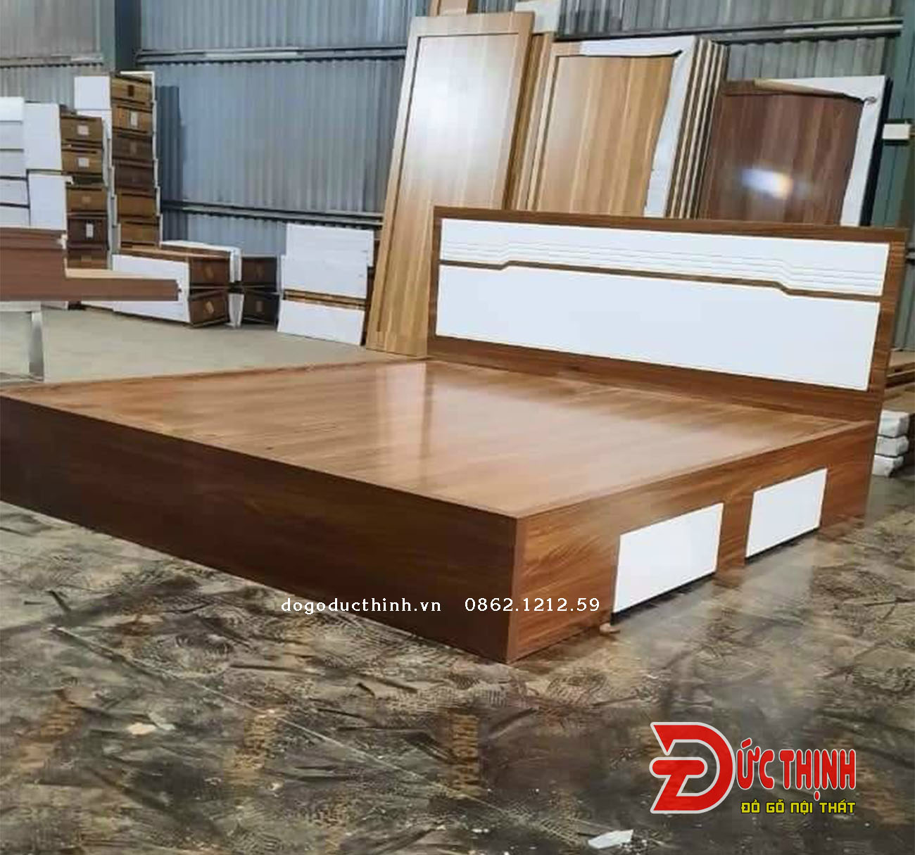 Giường ngủ gỗ MDF hiện đại màu gỗ đỏ - có ngăn kéo