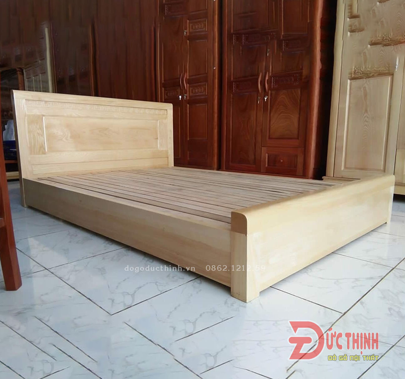 Giường gỗ sồi - vai thấp - tựa trơn