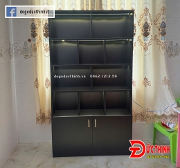 ke-sach-go-cong-nghiep-mau-den-huyen-bi-co-den-led