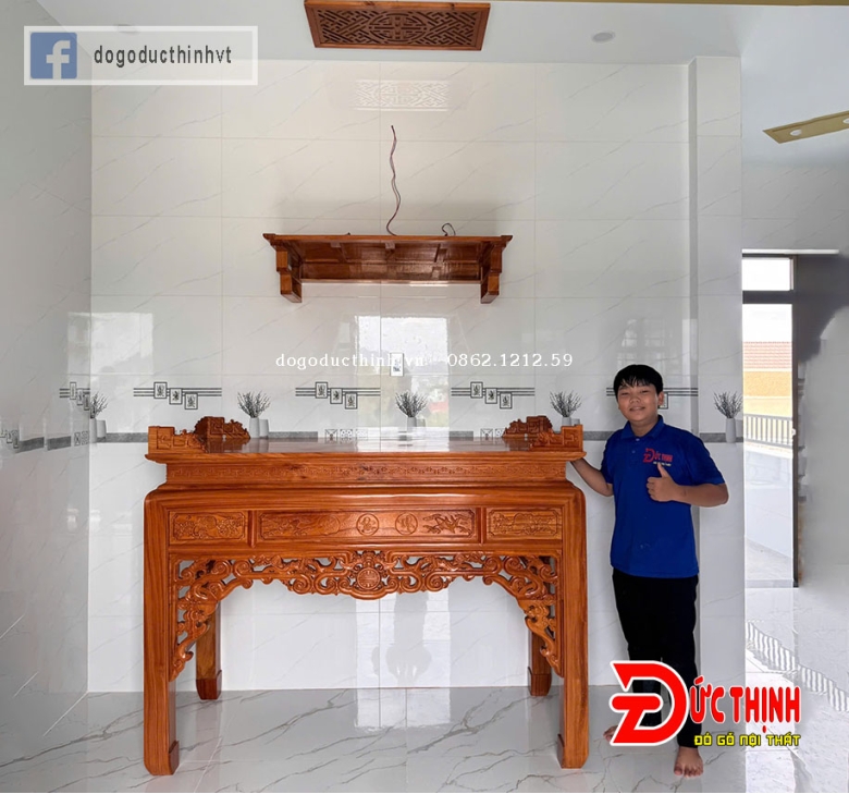 Combo phòng thờ gỗ đỏ: Án gian thờ, bàn thờ treo tường, tấm chắn ám khói