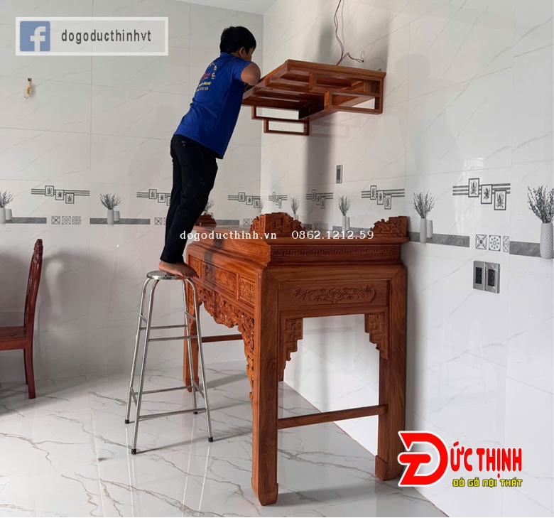 Combo phòng thờ gỗ đỏ: Án gian thờ, bàn thờ treo tường, tấm chắn ám khói