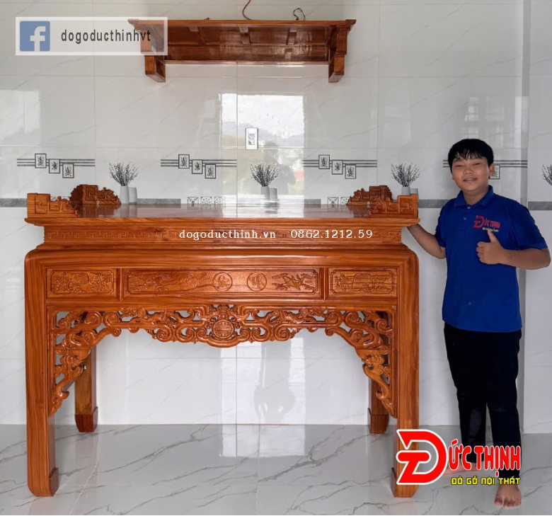 Combo phòng thờ gỗ đỏ: Án gian thờ, bàn thờ treo tường, tấm chắn ám khói