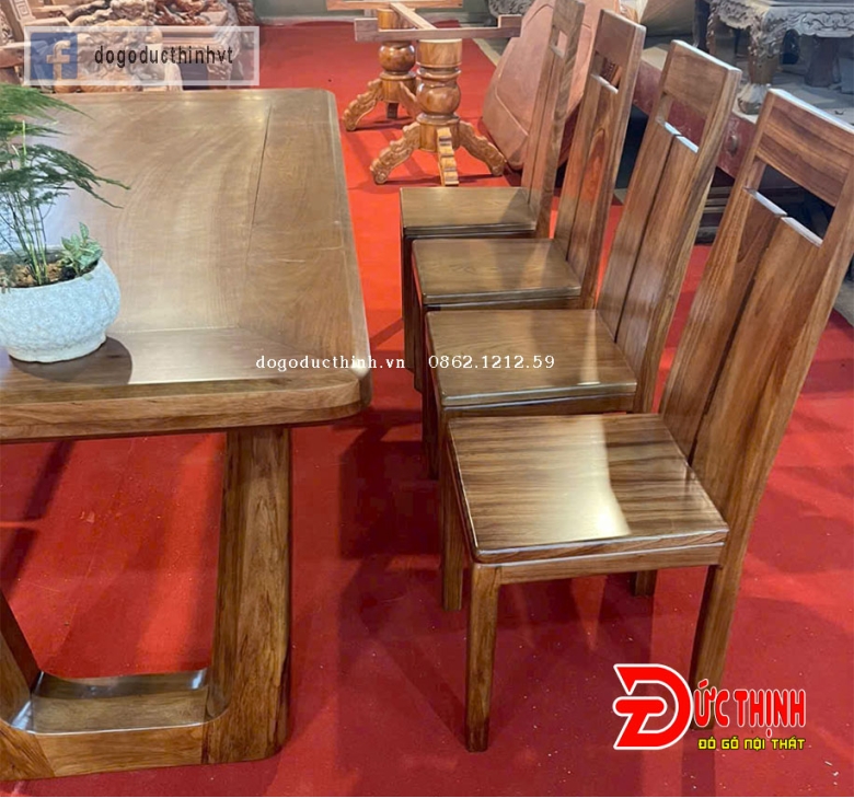 Bàn ăn gỗ đỏ chân chữ U - ghế mẫu trơn khoét lỗ cách điệu