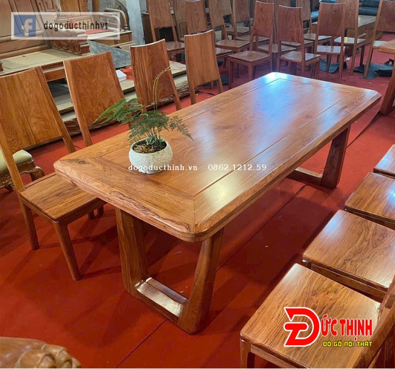 Bàn ăn gỗ đỏ chân chữ U - ghế mẫu trơn hiện đại
