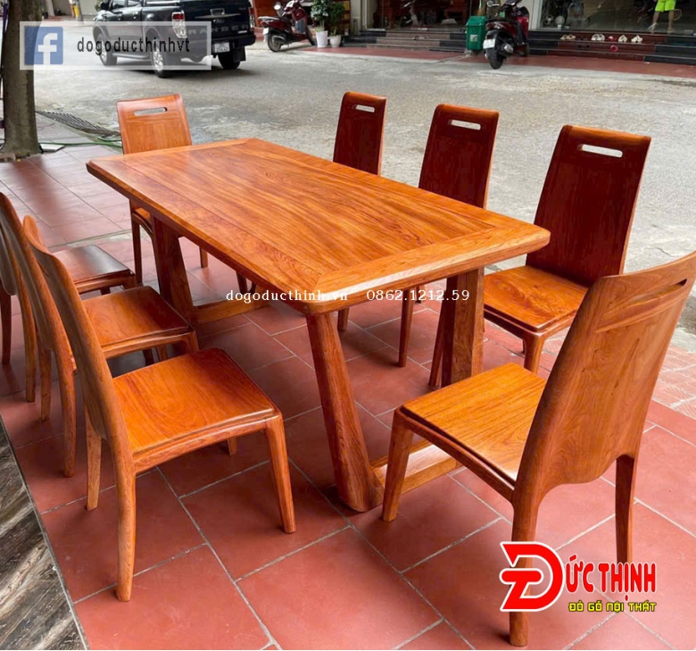 Bàn ăn gỗ đỏ chân chữ U - ghế mẫu tựa trơn cong - khoét lỗ hiện đại