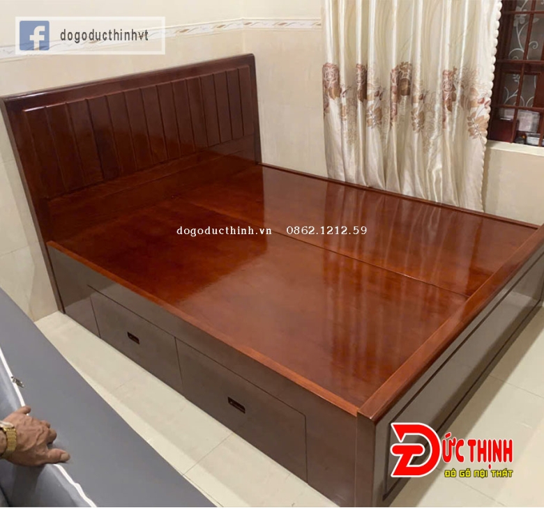 Giường ngủ gỗ sồi Nga mẫu trơn hiện đại - màu nâu cánh gián bóng gương