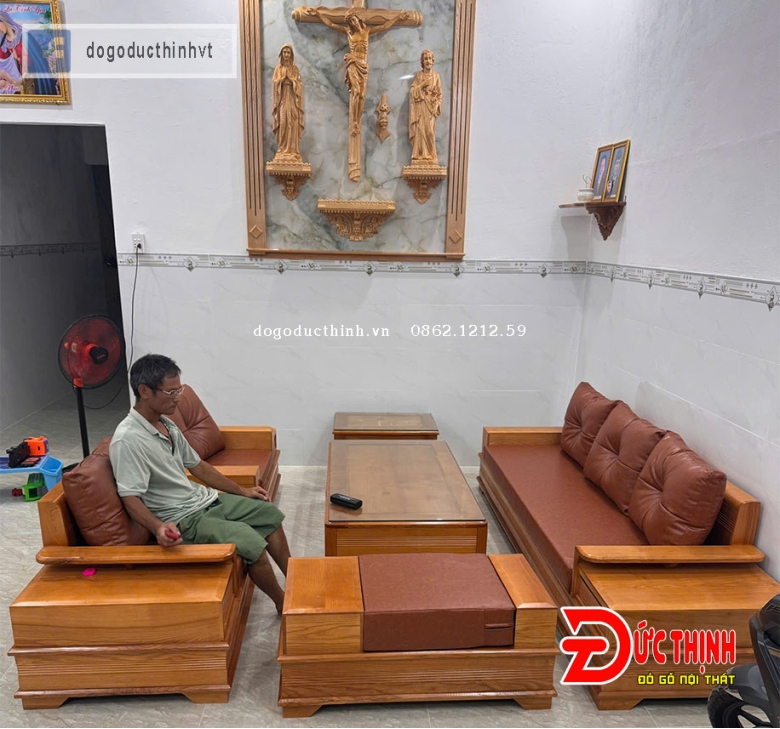 SOFA GỖ SỒI NGA–MẪU ĐỐI CHÂN PHÁO – CÓ NỆM - SƠN MÀU GỖ ĐỎ