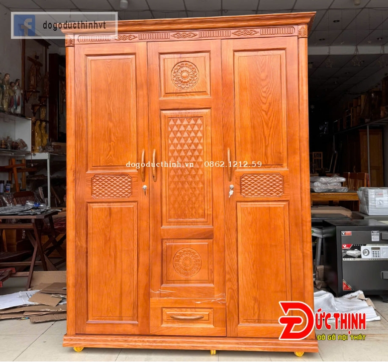 TỦ QUẦN ÁO GỖ SỒI NGA 3 CÁNH (lau màu gỗ đỏ) - hàng đẹp