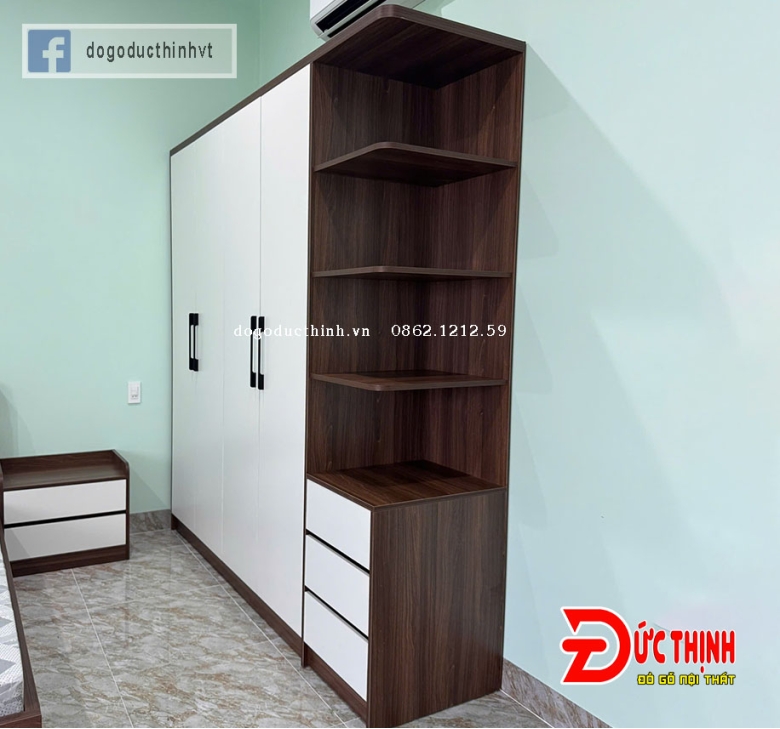 TỦ QUẦN ÁO GỖ CÔNG NGHIỆP 4 CÁNH MỞ – CÓ KỆ TRANG TRÍ – GỖ ÓC CHÓ PHỐI CÁNH TRẮNG