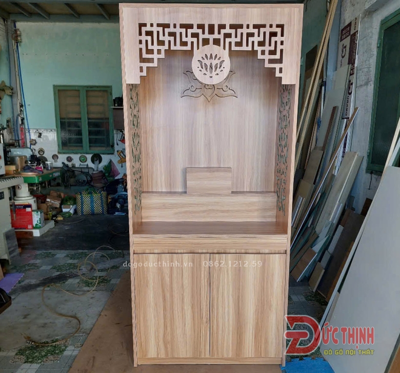 TỦ THỜ ĐỨNG 3 TẦNG GỖ CÔNG NGHIỆP HOA VĂN SANG TRỌNG CHO CHUNG CƯ