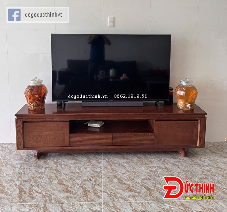 Kệ tivi gỗ sồi Nga mẫu chân thuyền - màu gỗ óc chó
